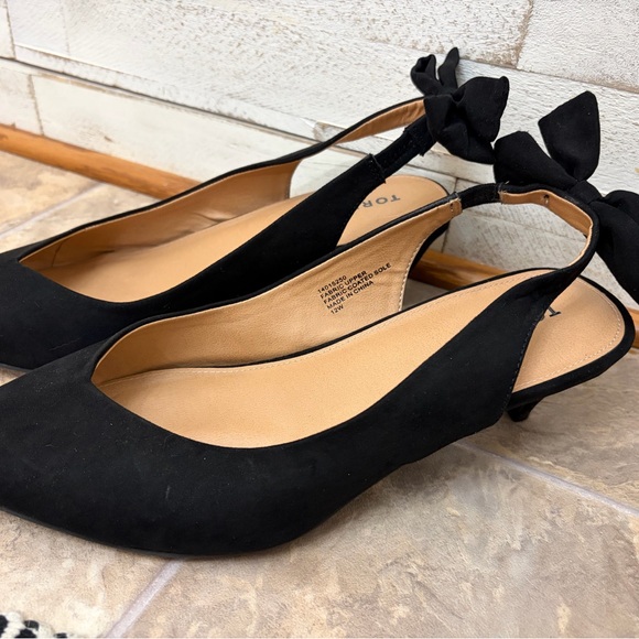 Torrid black velour velvet kitten heels bow back size 12 - Picture 2 of 6